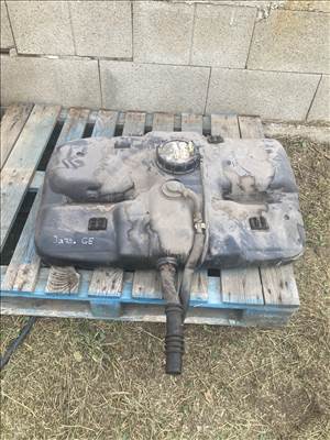 Honda Jazz GE üzemanyag tank(2008-13)