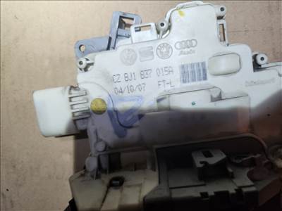 Audi A4 (B6/B7) Bal első zár cz8j1837015a