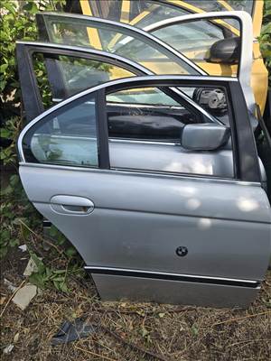 BMW 5-ös sorozat E39 Jobb hátsó komplett ajtó