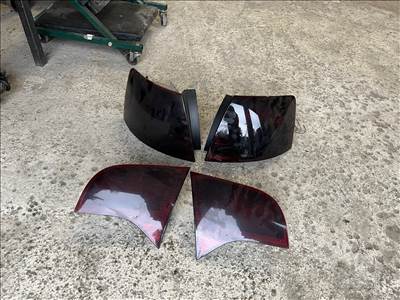 Audi A4 (B7) Hátsó belső sötétített lámpa 8E9 945 093