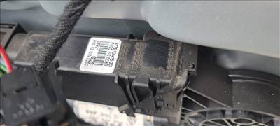 Volkswagen Passat B5 B5.5 jobb első ablakemelő motor  9776105415301