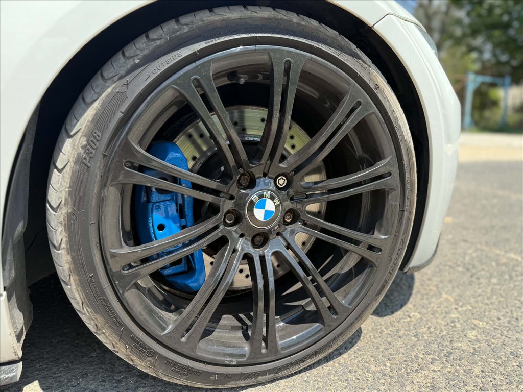 BMW M3 (E90, E91, E92, E93) bontott alkatrészei 7. kép