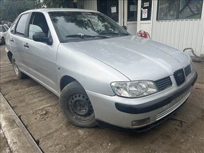 Seat Cordoba I 1.6i bontott alkatrészei