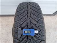 215/65R15 KUMHO 4évszakos gumi 2db teljesen újszerű állapotban eladó!