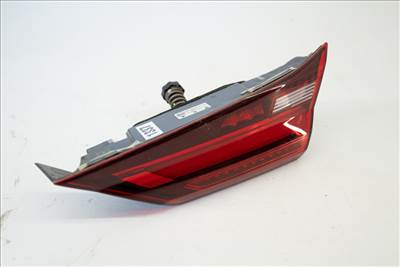 BMW 1er F40 Jobb oldali csomagtérajtó hátsó lámpa