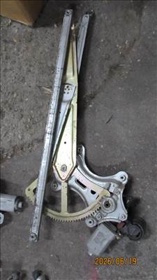 Toyota Corolla Verso '03 bal első ablakemelő motorral 85720-13030