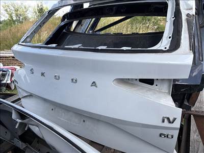 Skoda Enyaq iV csomagtérajtó  5lj827023