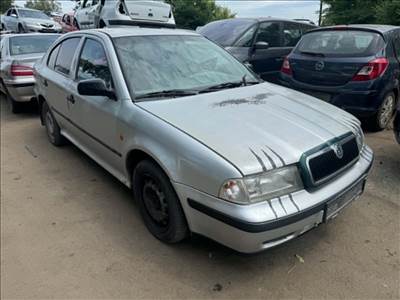 Skoda Octavia 1.6 -AEE- bontott alkatrészei
