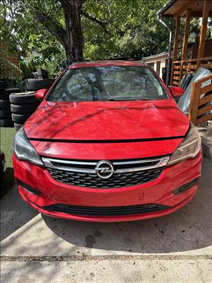 Opel Astra K bontott alkatrészei
