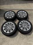  5x112 lyukosztású 17" új (gyári felni) alufelni, rajta 225/50 újszerű Goodyear téli gumi 