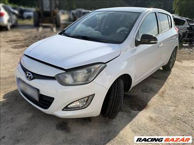 Hyundai i20 (PB) bontott alkatrészei G4LA