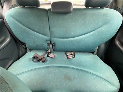 Toyota Yaris (XP10) Hátsó Ülés *166612*