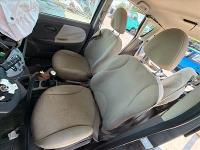 Nissan Note I Jobb első Fejtámla *168675*