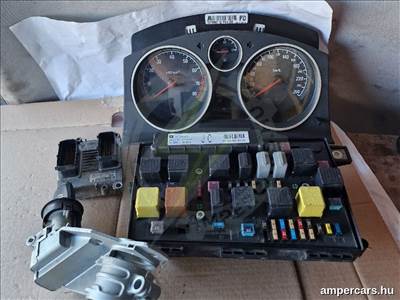 OPEL ASTRA H Biztosítéktábla Motortér (2004–2010) 13220435 13220435 JC
