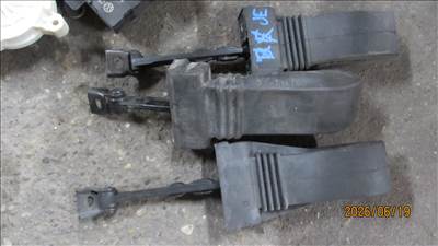 Audi A5 2009 ajtóhatároló 8t0837267