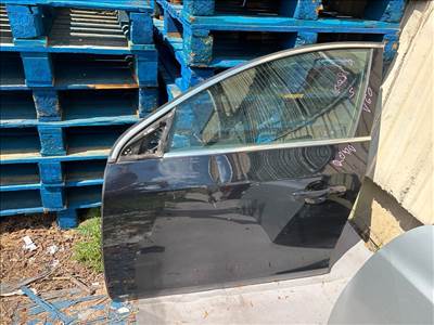VOLVO V60 Bal első Ajtó (Részeivel)