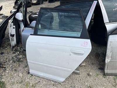Audi A3 (8P) Bal hátsó ajtó LY9C