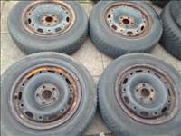  5x100 lyukosztású 14" gyári VW lemezfelni, rajta 165/70 Vredestein téli gumi 