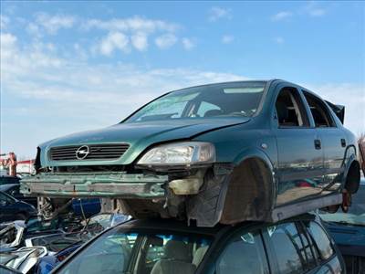 Opel Astra G Bal első Dobbetét (Kerékjárati, Műanyag) *158613*