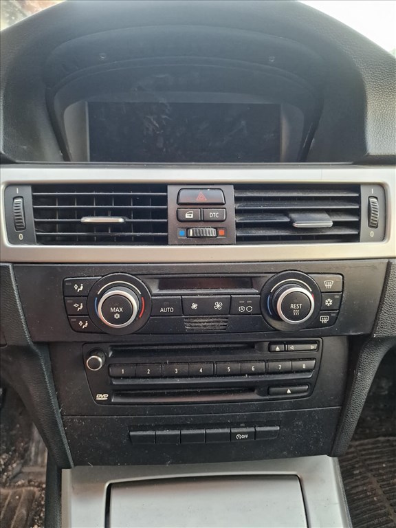 BMW 318 (E90, E91, E92, E93) bontott alkatrészei 5. kép