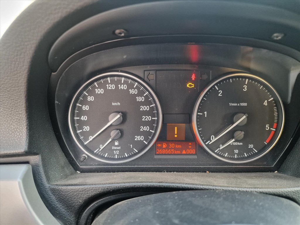 BMW 318 (E90, E91, E92, E93) bontott alkatrészei 8. kép