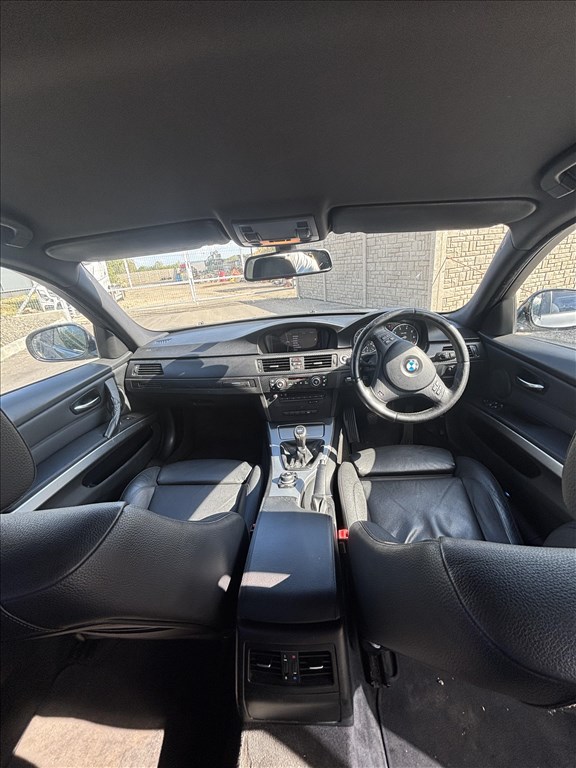BMW 320 (E90, E91, E92, E93) bontott alkatrészei 5. kép