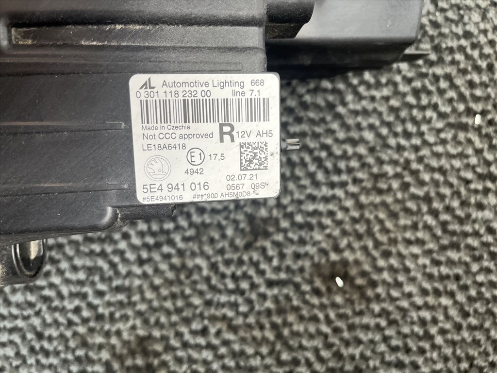 Skoda Octavia IV (5E3) jobb led fényszóró  5e4941016 4. kép