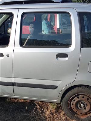 Suzuki Wagon R+ bal hátsó ajtó eladó ezüst színben