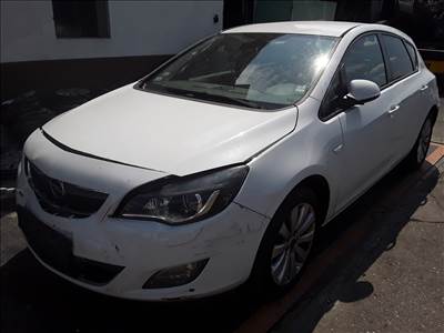Opel Astra J 1.4 Turbo Bal első sárvédő 