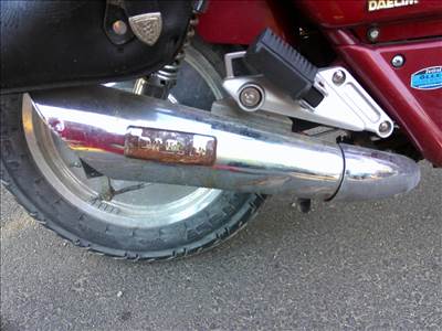 Daelim VT 125 Evolution (2000) DAELIM VT 125 F-RŐL:TELJES KIPUFOGÓRENDSZER
