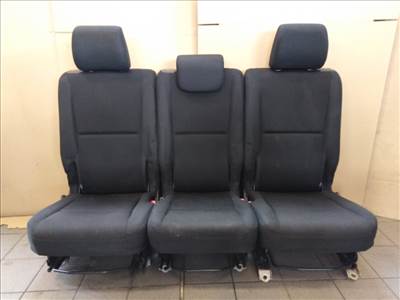 Toyota Corolla verso (AR10) hátsó ülés