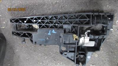 Audi A4 (B8 - 8K) jobb hátsó kilincsfészek (8T0837886A)