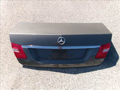  MERCEDES W212 SZEDÁN CSOMAGTÉR AJTÓ ELADÓ!