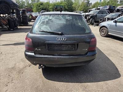 Audi A4 (B5 - 8D) Avant 1.9 TDI CSOMAGTÉR ajtó 
