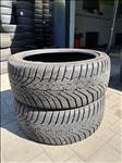  225/4018" újszerű Kumho téli gumi 2 db