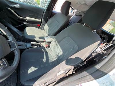 Ford Fiesta Mk7 Bal első Fejtámla *168112*