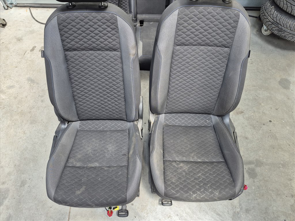 Volkswagen Golf VII kombi ülés garnitúra (36515) 18. kép