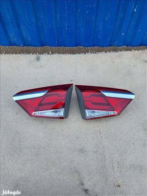 Hyundai i40 kombi 2016- 924033Z5 bal, 924043Z5 jobb hátsó belső lámpa 92403-4-3z5