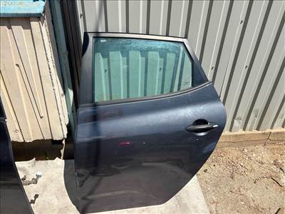 KIA VENGA (YN) Bal hátsó Ajtó (Részeivel)