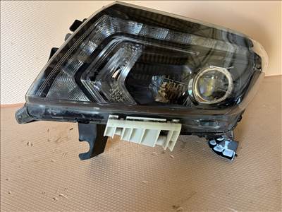 Nissan Navara (D23) Bal első fényszóró lámpa 