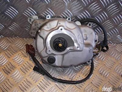 Vespa Gts 250 generátorfedél vízpumpával