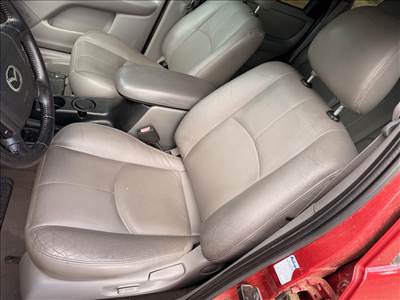 Mazda Tribute Ülésszett 