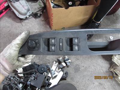 Volkswagen Golf V bal első ablakemelő gomb (1K4959857B/1K0959565K)