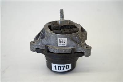 BMW 3er F30, F30LCI, F31, F31LCI, F34GT, F34GTLCI, 4er F32, F32LCI, F33, F33LCI, F36, F36LCI Motortartó bak
