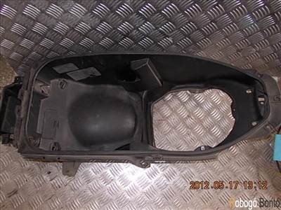 Piaggio Beverly 125 sisaktartó