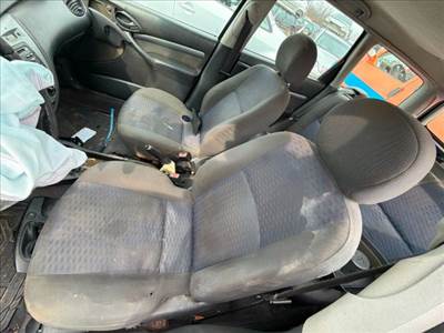 Ford Focus Mk1 Jobb első Fejtámla *155928*