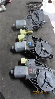 Ford Fiesta Mk6 jobb első ablakemelő motor (8A61-14553-B)