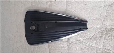 Piaggio Beverly 500 első idomba betét