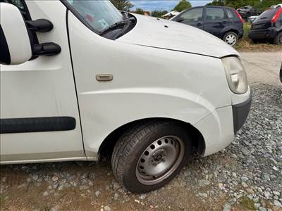 Fiat Doblo I 1.6 16V jobb első sárvédő 