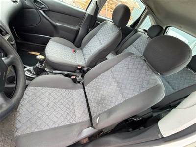 Ford Focus Mk1 Bal első Fejtámla *168746*